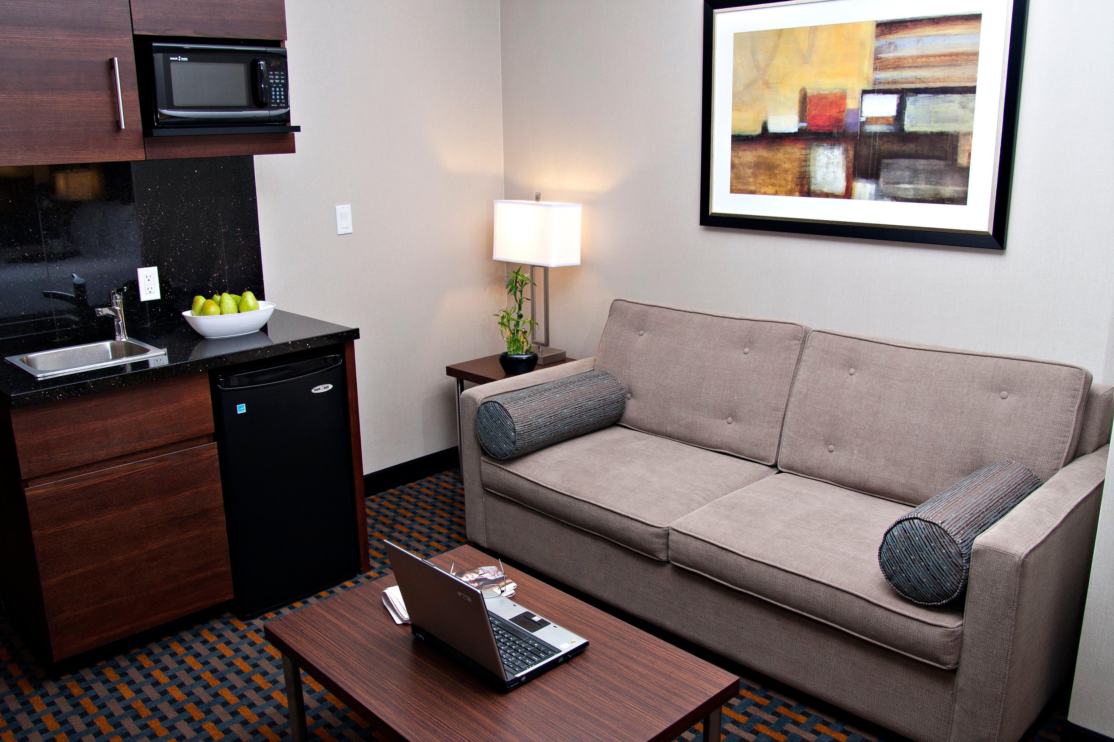 Holiday Inn Express Pembroke By Ihg Exterior photo